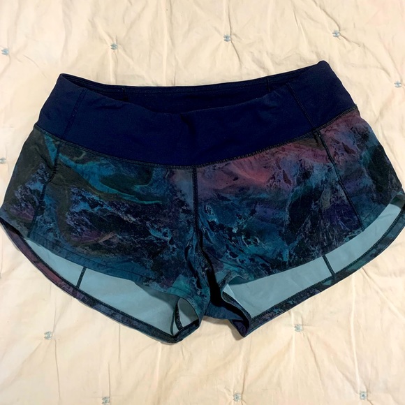 Lululemon speed short size 4 with 2.5” inseam - Picture 2 of 3